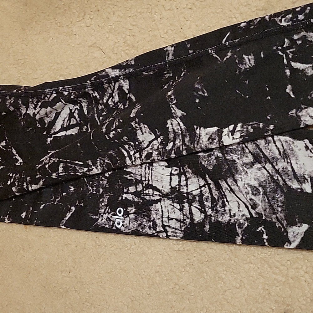 Alo Full Length Black and White Leggings - Picture 2 of 3